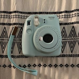 INSTAX MINI 9 BABY BLUE LIKE NEW